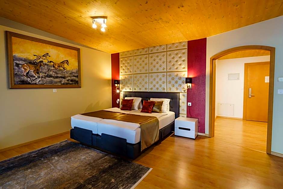 Photo 1 of 15 of Suite, Lake View