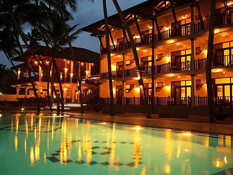 Whispering Palms Hotel