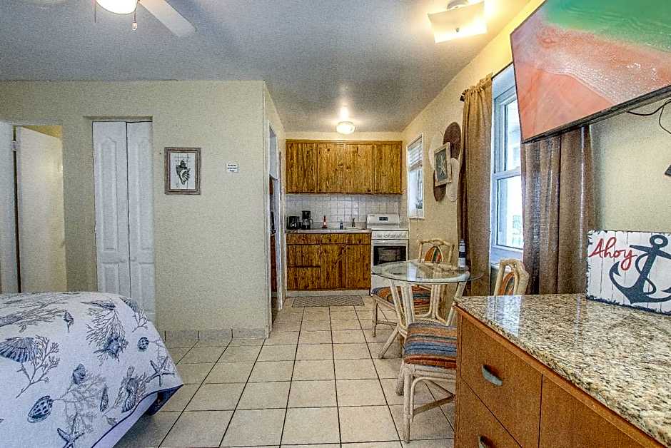 Daytona Shores Inn and Suites