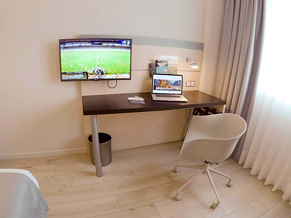 Holiday Inn Express Pamplona By IHG