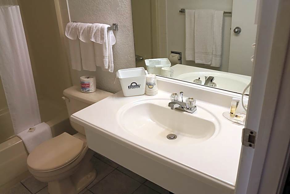 Days Inn by Wyndham Lethbridge