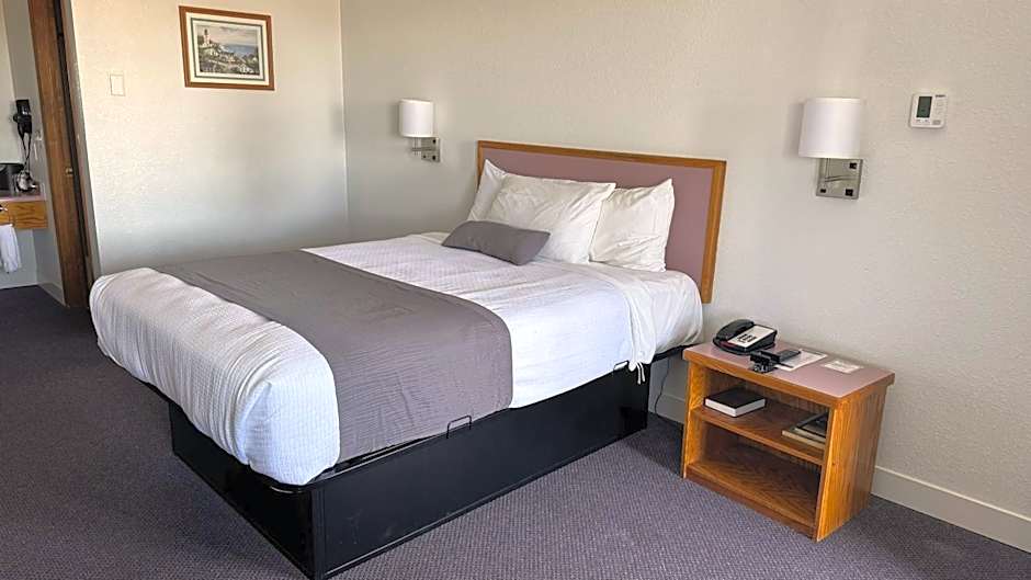 Harbor Inn