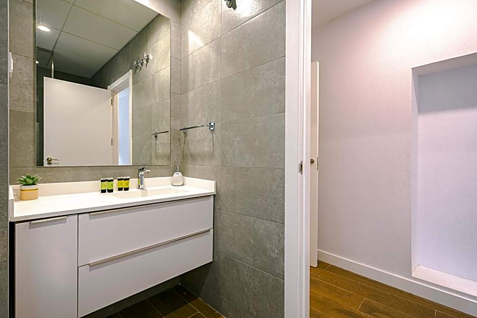 Feelathome Castilla Apartments