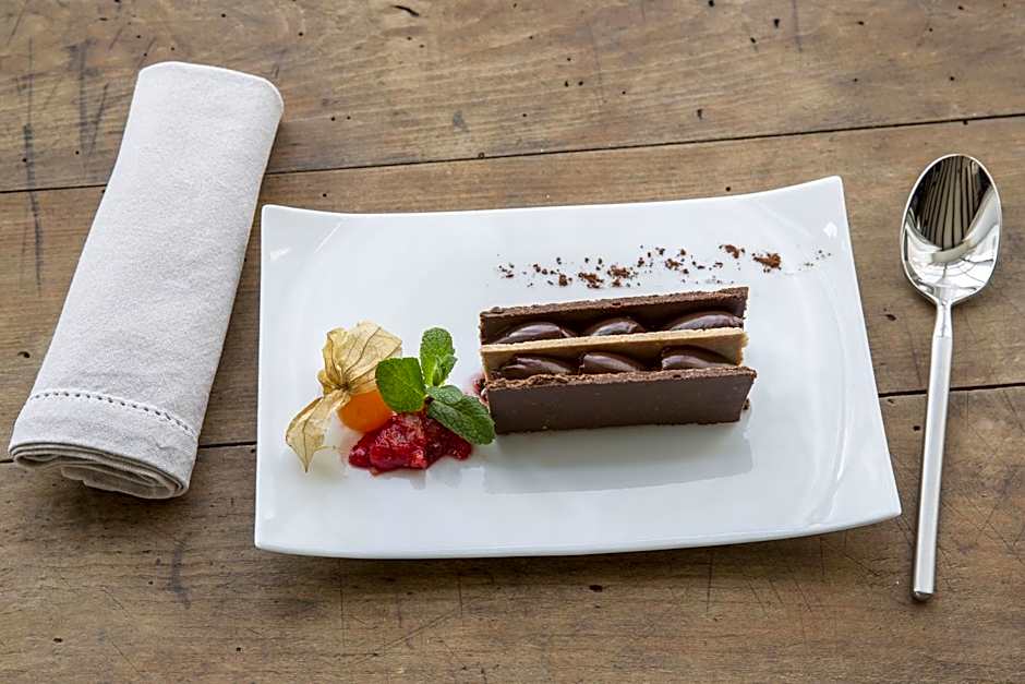 Hotel de L'Abbaye Le Tronchet - Handwritten Collection