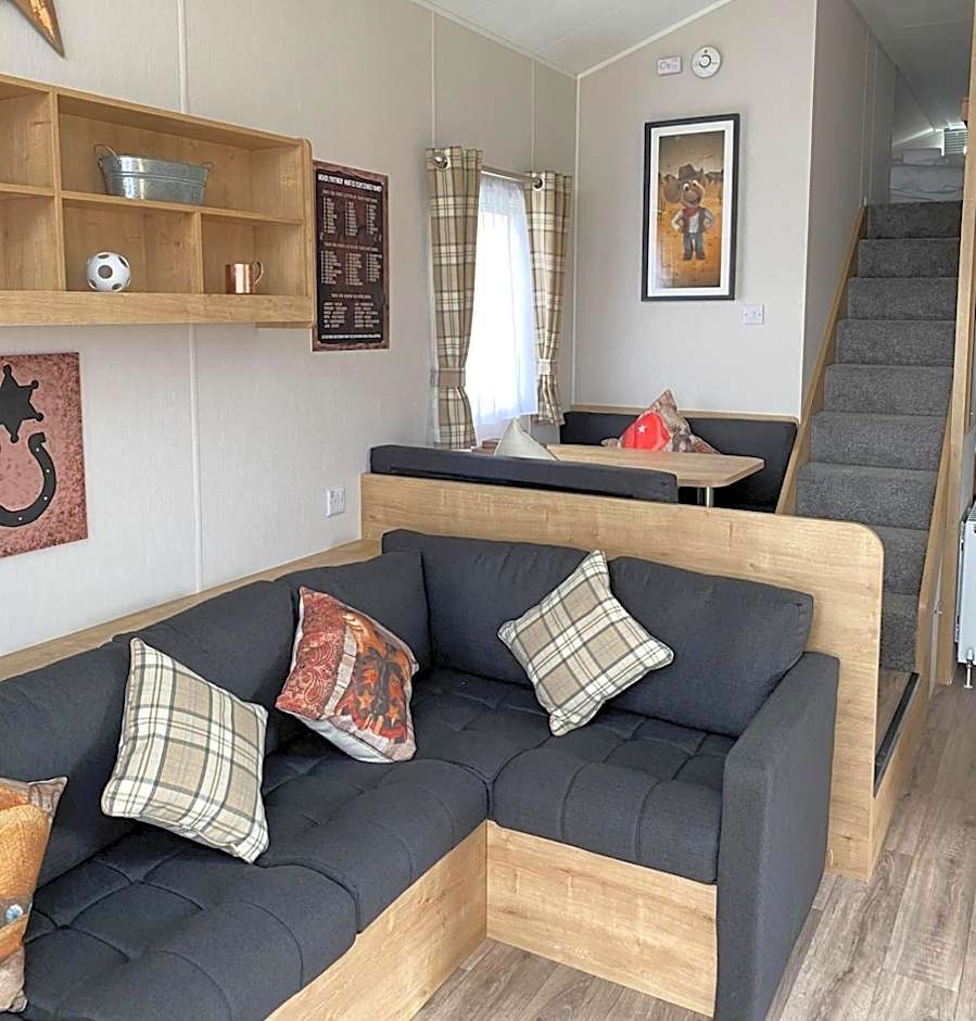 Gulliver's Valley, M1, JCT 31