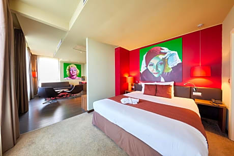 Junior Suite with 1 Double Bed and Mini-bar Included