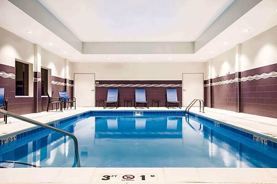 La Quinta Inn & Suites by Wyndham Wichita Northeast