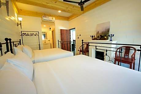 King Room with Two King Beds