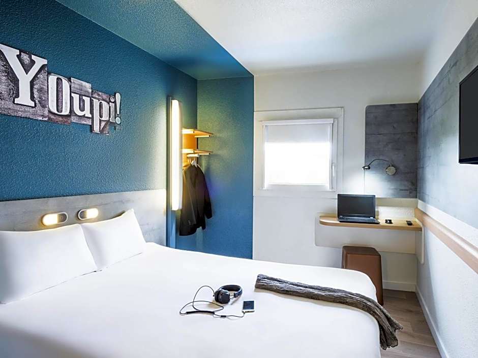 Photo 1 of 6 of Double Room