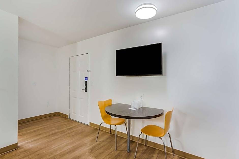 Motel 6-Jacksonville, FL - South