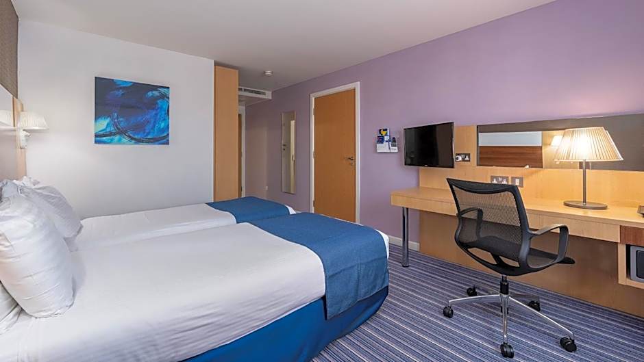 Holiday Inn Express Leigh - Sports Village By IHG