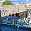 PalerMonAmour Art Gallery Suite