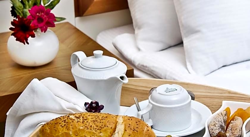Tugcu Hotel Select