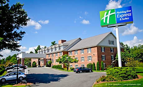Holiday Inn Express and Suites Merrimack By IHG