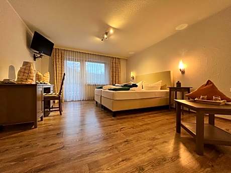 Double or Twin Room with shared kitchen