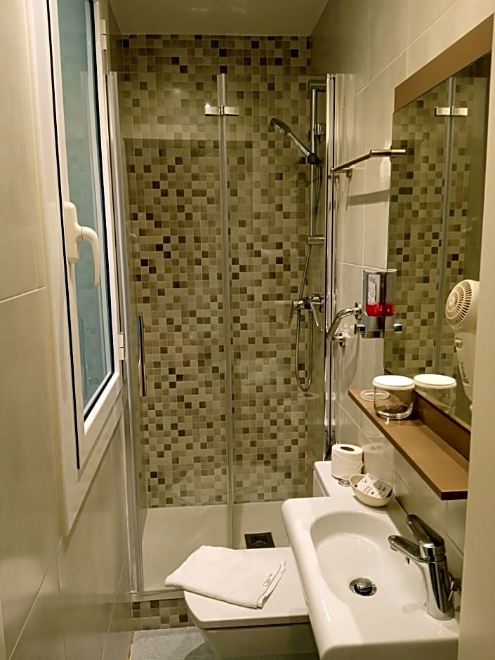 Aneto Hotel