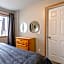 Ski In & 15 Minute Walk to the Lifts Hot Tub AC Pet Friendly