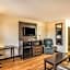 Colby Inn and Suites