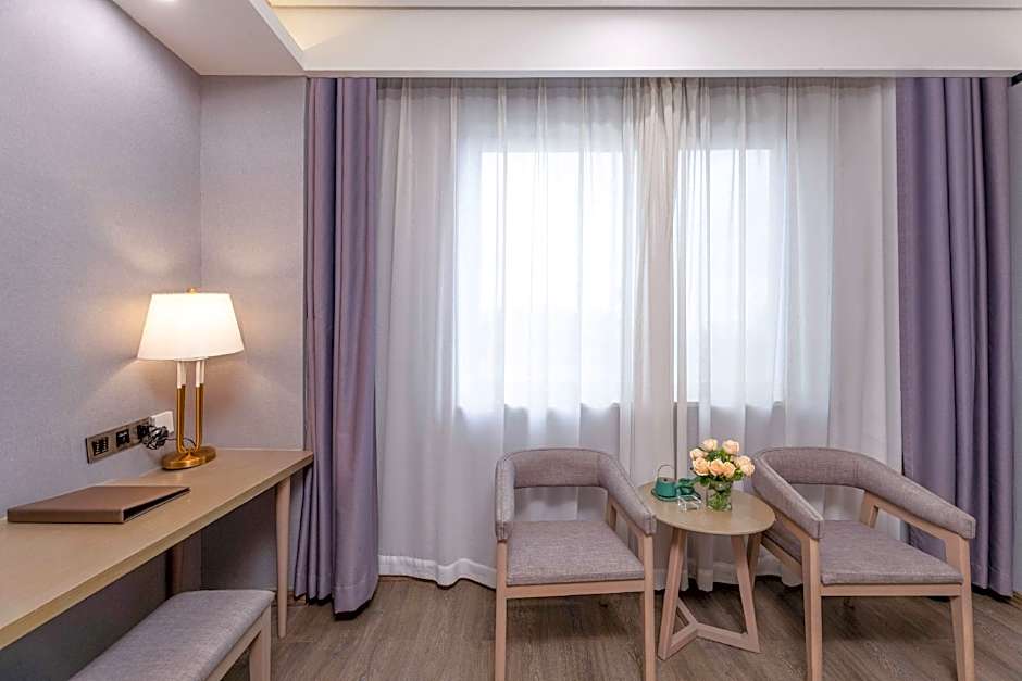 GYA Jiaxing Tongxiang City Century Avenue Hotel