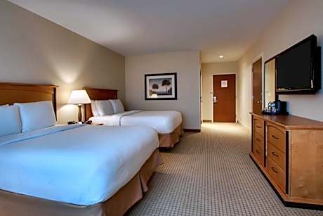 Deluxe Queen Room with Two Queen Beds