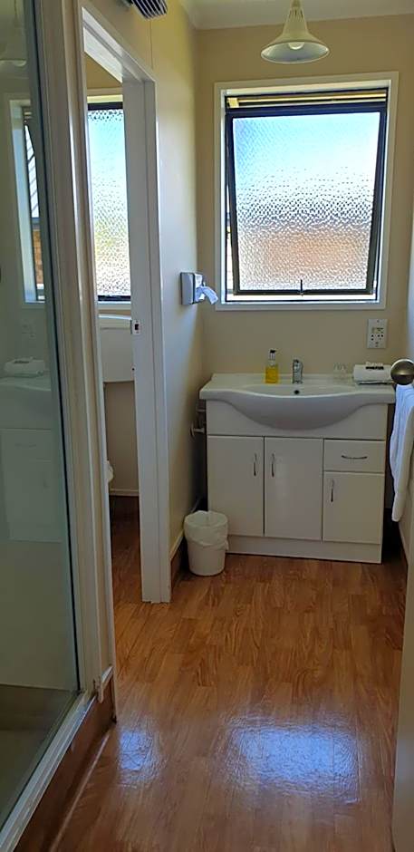 Commodore Motor Lodge