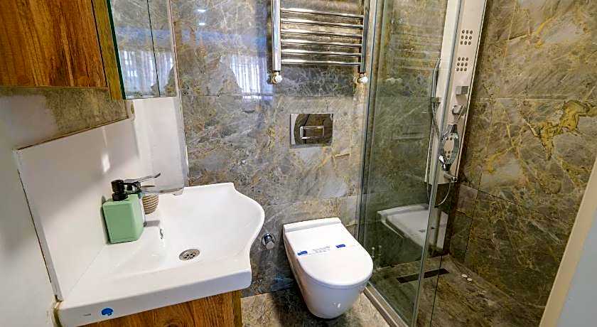 Loren Hotel & Suites