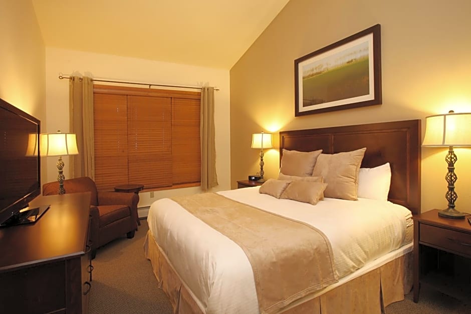 Zephyr Mountain Lodge