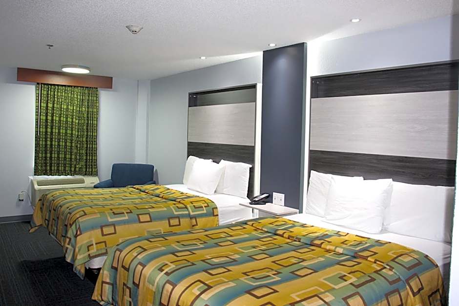 Douglas Inn & Suites Cleveland