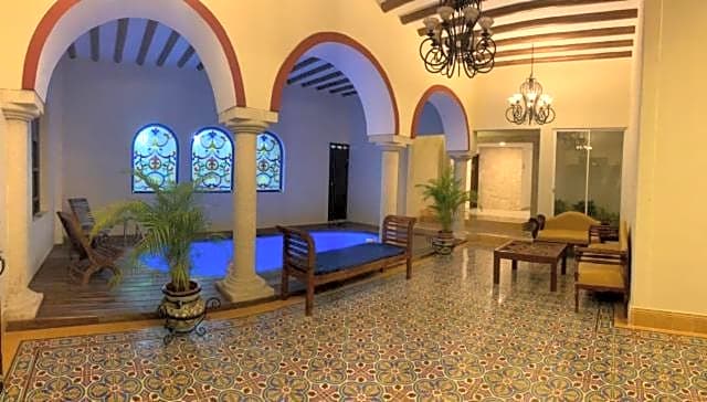 Hotel Catedral Valladolid Yucatan