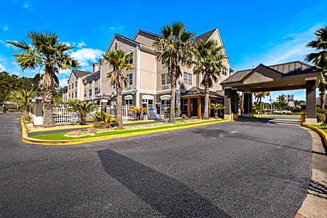 Country Inn & Suites by Radisson, Hinesville, GA