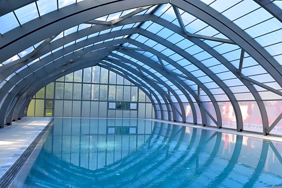 Hôtel Domaine du Lac Chambon