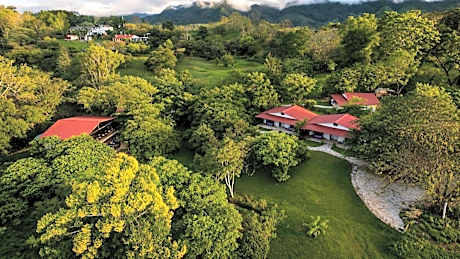 Los Susurros. Casa