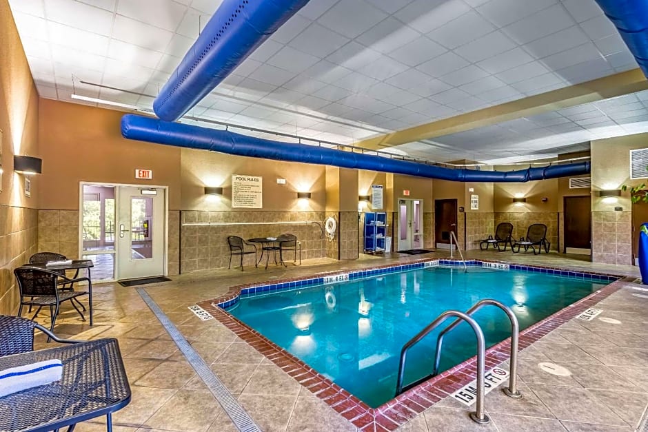 Holiday Inn Express & Suites - Lexington, an IHG Hotel