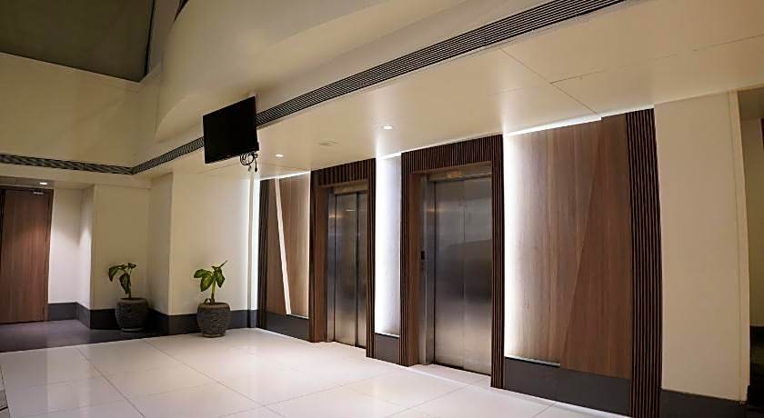 Hotel Sadanand Regency                                                                          