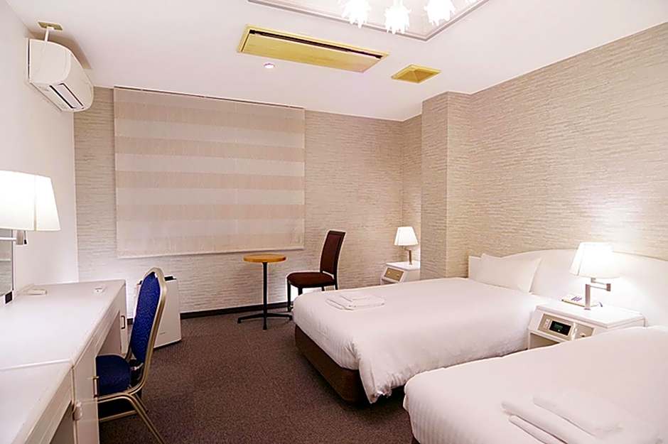 Leo Plaza Hotel