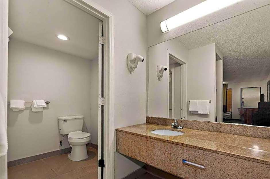 Rodeway Inn Lumberton Central