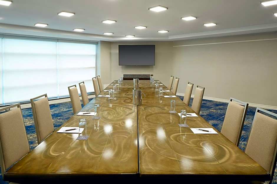 Sheraton Montreal Airport Hotel