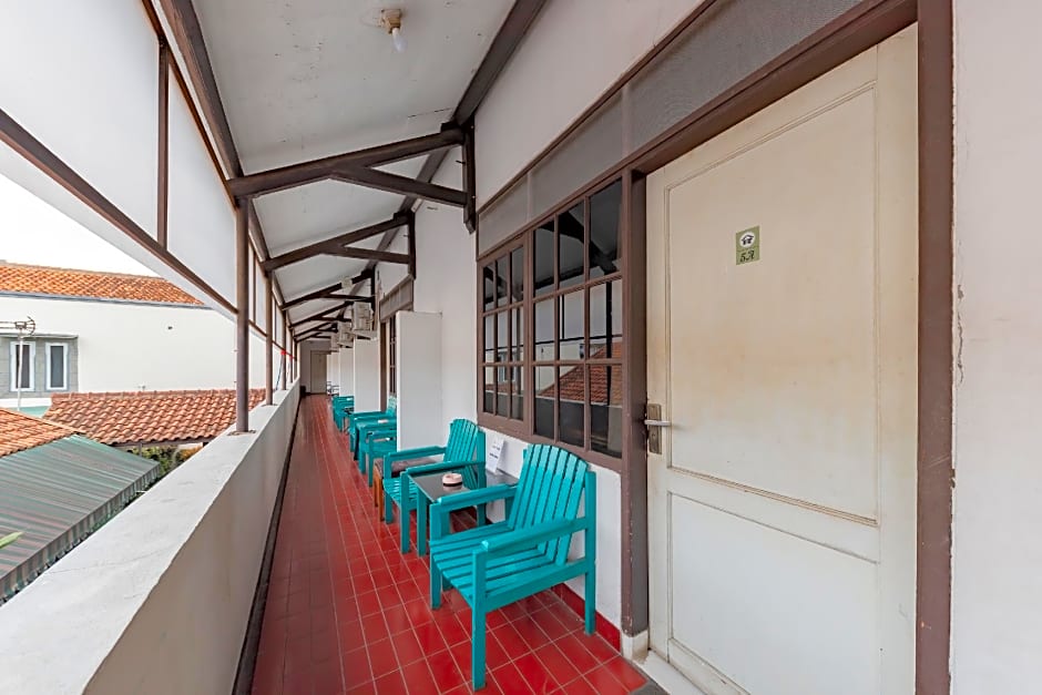 RedDoorz @ Hotel Pondok Kurnia near Buah Batu Bandung