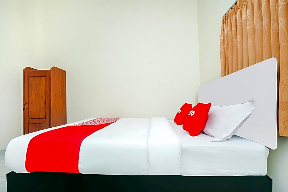 OYO 1642 Penginapan Anggrek Syariah 2