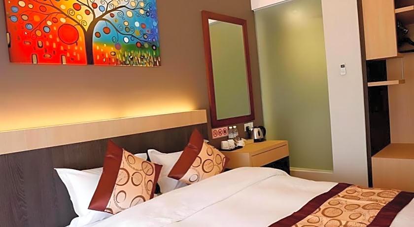 Lot 10 Boutique Hotel