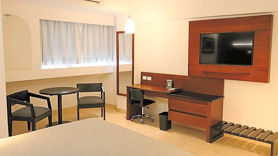 Hotel Fortin Plaza