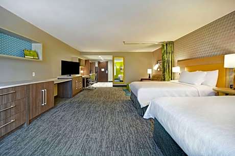 Queen Studio with Two Queen Beds - Mobility and Hearing Access/Non-Smoking