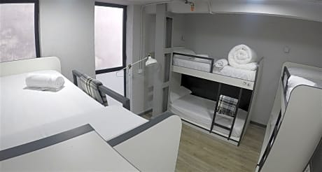 Bed in 6-Bed Mixed Dormitory Room