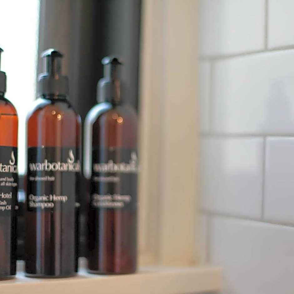 Alpine Hotel, Eat Drink Sleep