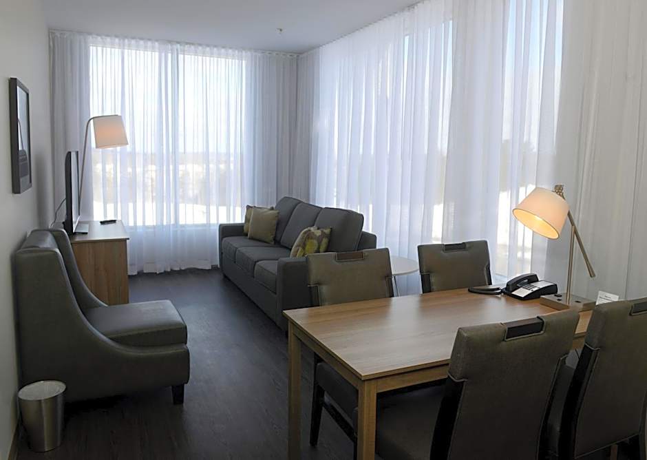 Radisson Kingswood Hotel & Suites, Fredericton, NB 