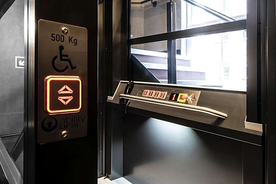 Camden Enterprise Hotel