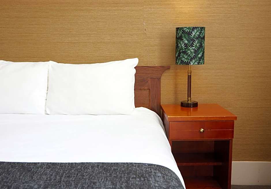 Kings Arms Hotel by Greene King Inns