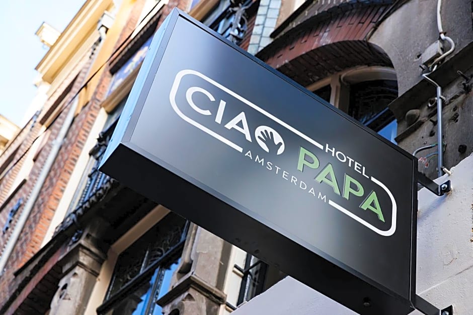 Ciao Papa Hotel Amsterdam Central Station