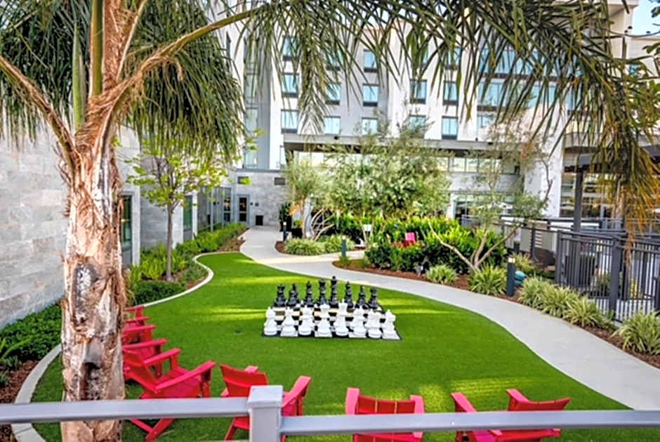 Hampton Inn Long Beach Airport