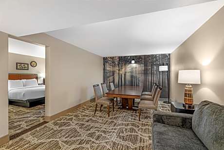 King Suite with Sofa Bed - Non-Smoking